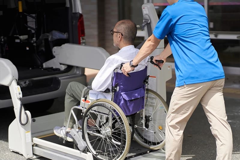 夕方の帰宅も車で送ります