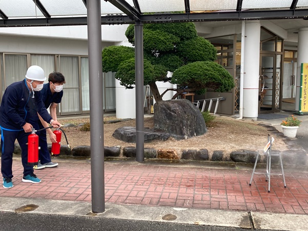 消化器を使って消化する訓練風景