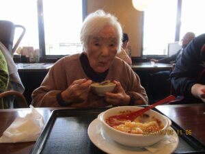 「まるまつ」で食事6