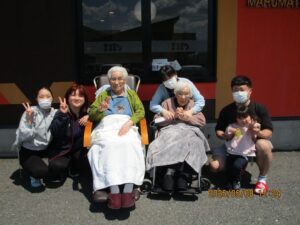 「まるまつ」で食事