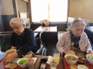 「まるまつ」で食事7