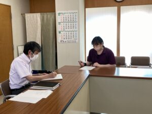 令和７年５月２６日～６月１８日、施設長と職員との個別面談を実施しました。