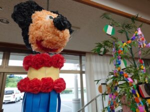 デイサービスで七夕飾りを製作しました。