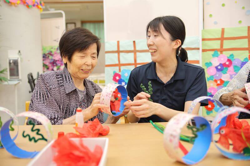 0V9A9487 楽しそうな工作活動の様子