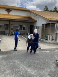 令和７年１０月１４日に、今年度２回目の消防訓練を実施しました。
